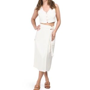HOUSE OF HARLOW 1960
Crepe Fabric Vest And Cargo Skirt Set cream